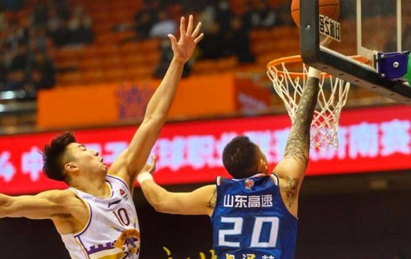 包含CBA常规赛最后时刻再迎强敌；山东泰山豪取连胜；主帅态度：震撼外界；赛程密集仍需轮换的词条-亚博app下载