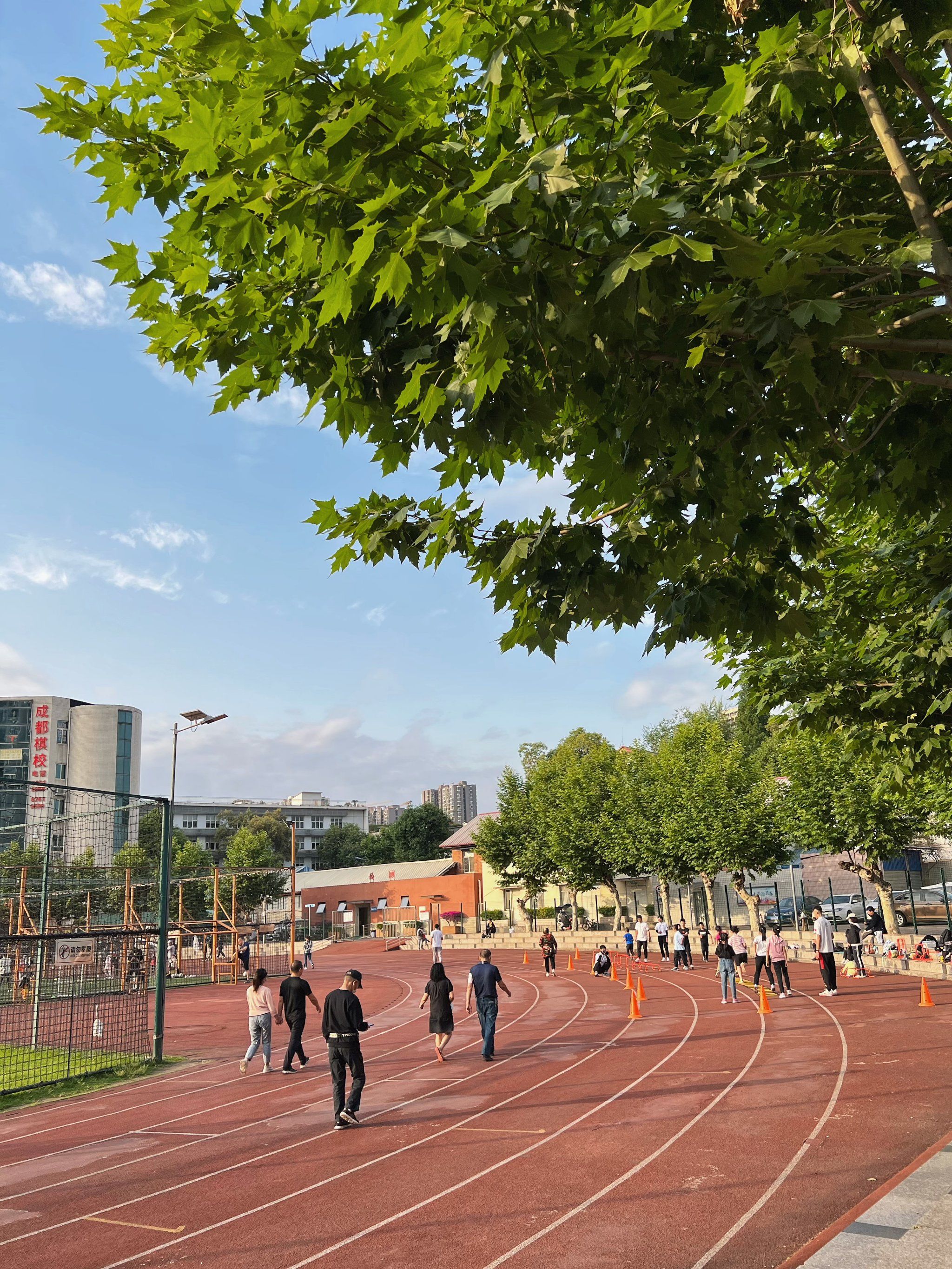 赛后体能课后，山东泰山门线救险备战社区盾，赛场秩序良好，控场能力受关注 -亚博电竞